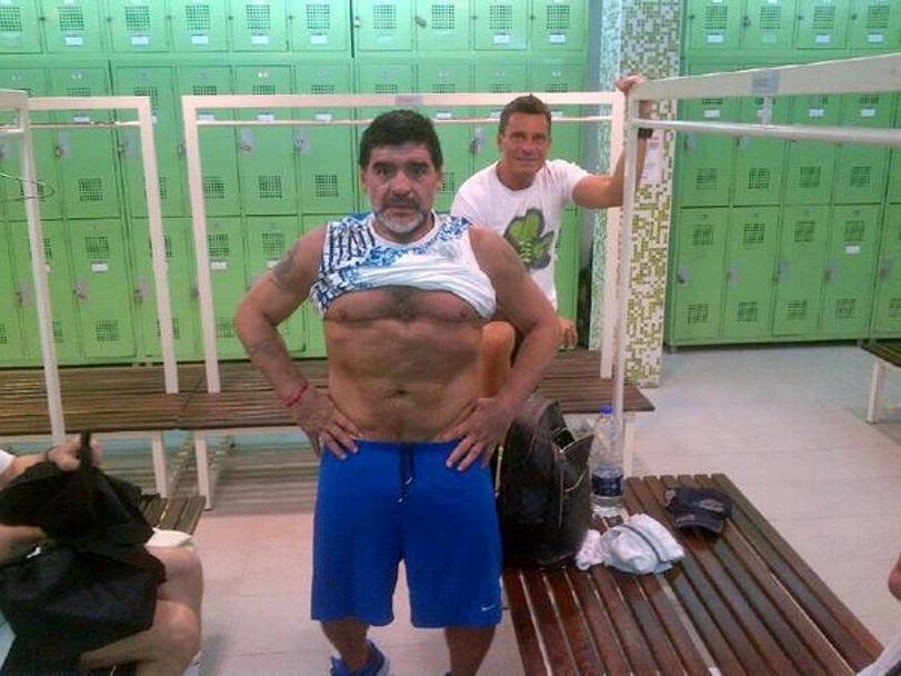 Maradona ha insomma deciso di rimettersi in forma: corsa, palestra, esercizi: Ed ecco tornare i muscoli di una volta